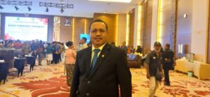 Pimpinan Dewan dan 9 Anggota DPR jalur pengangkatan dilantik, Senator Mamberob Yosephus Rumakiek memberi Apresiasi