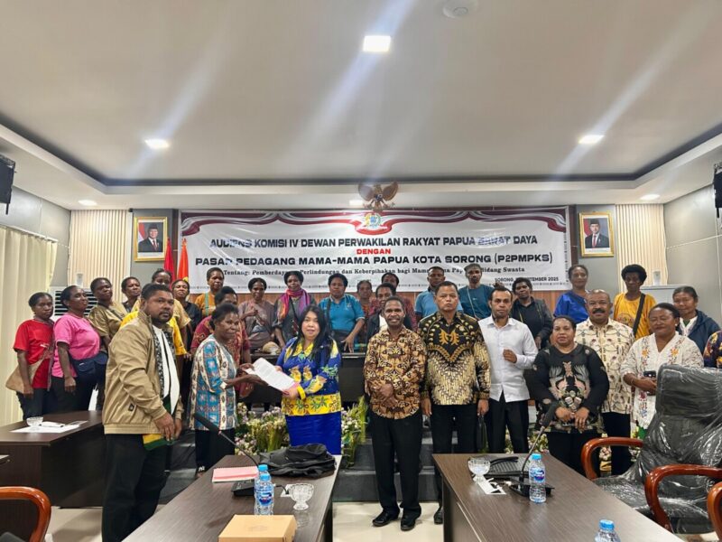 Puluhan Mama-Mama Papua Komunitas Pedangan Melakukan Audiensi bersama Komisi IV Dewan Perwakilan Rakyat Provinsi Papua Barat Daya